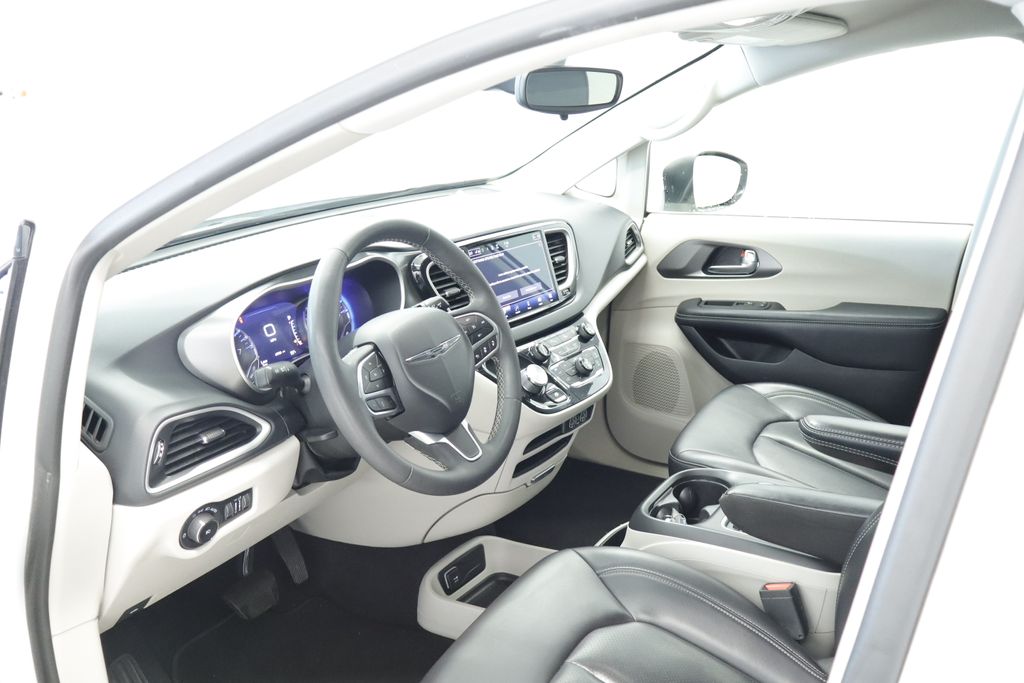 Thumbnail: 2023 Chrysler Pacifica - 27