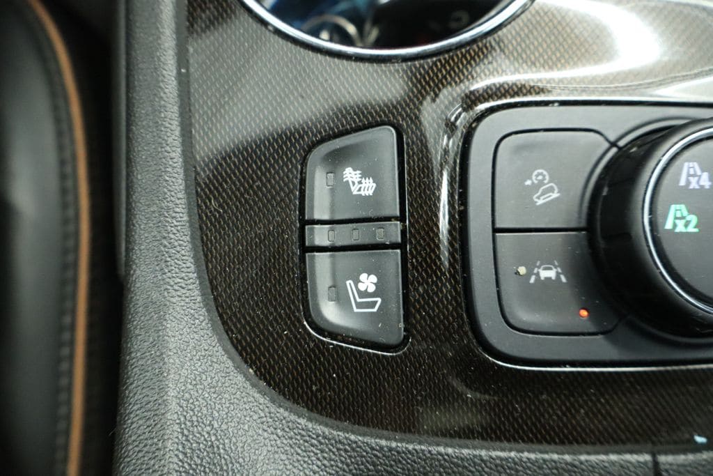 Thumbnail: 2022 GMC Acadia - 43