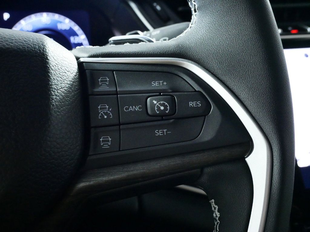 Thumbnail: 2024 Jeep Grand Cherokee - 41