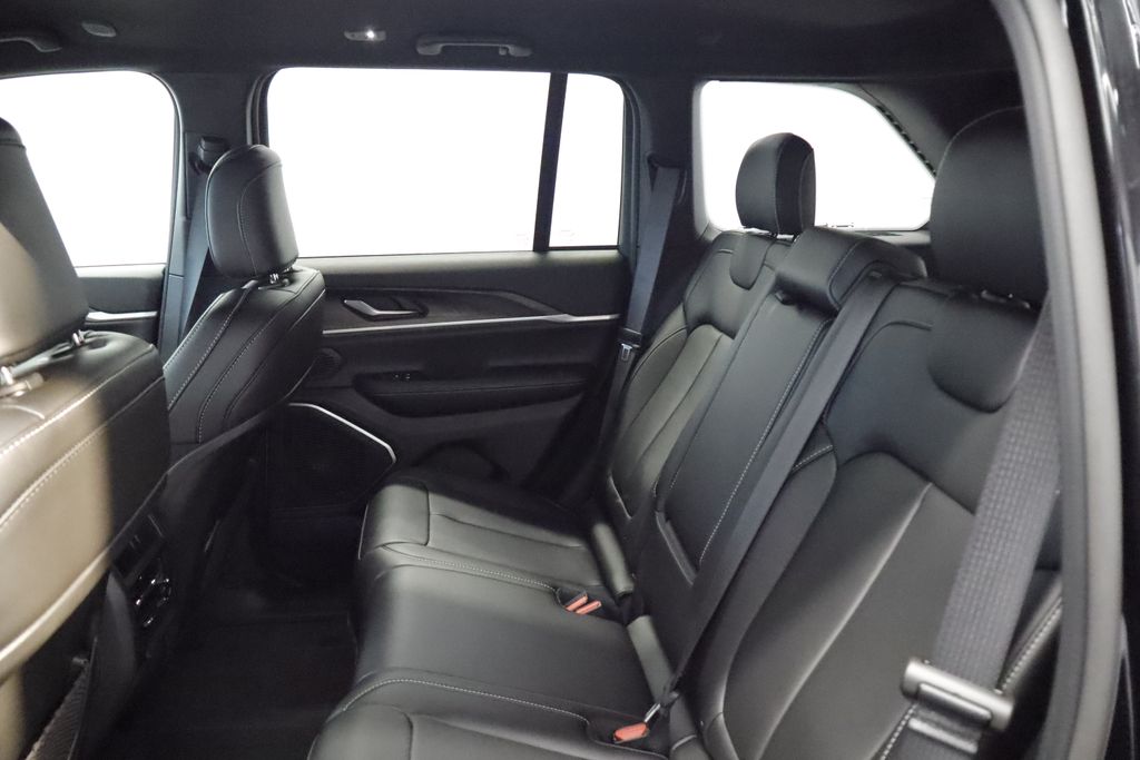 Thumbnail: 2026 Jeep Grand Cherokee - 12