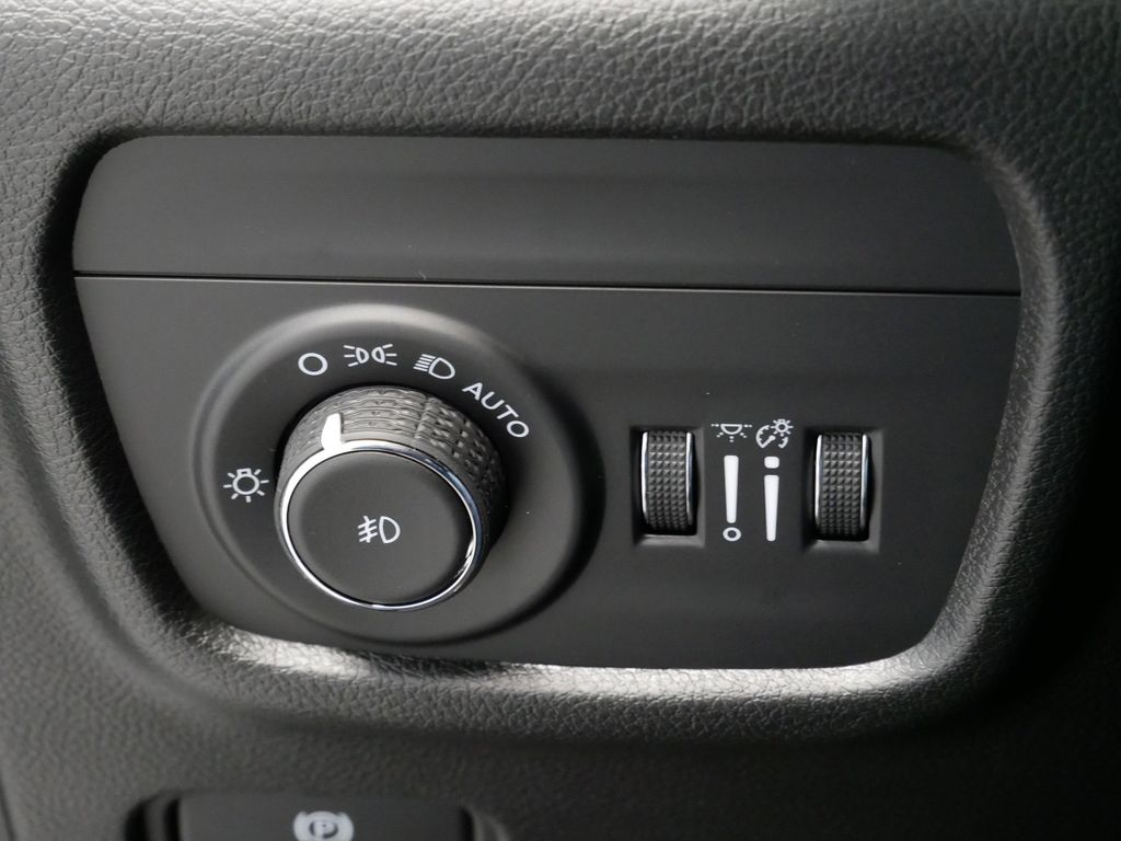 Thumbnail: 2025 Jeep Grand Cherokee - 23