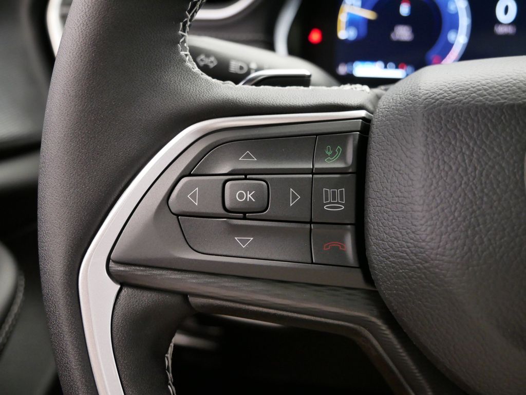 Thumbnail: 2025 Jeep Grand Cherokee L - 24