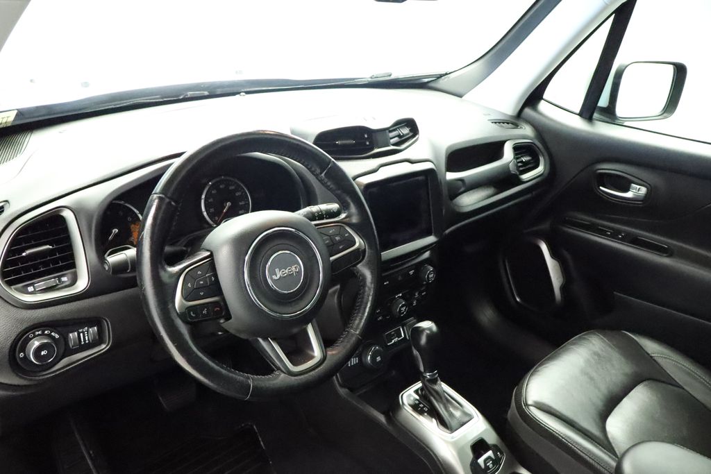 Thumbnail: 2018 Jeep Renegade - 30