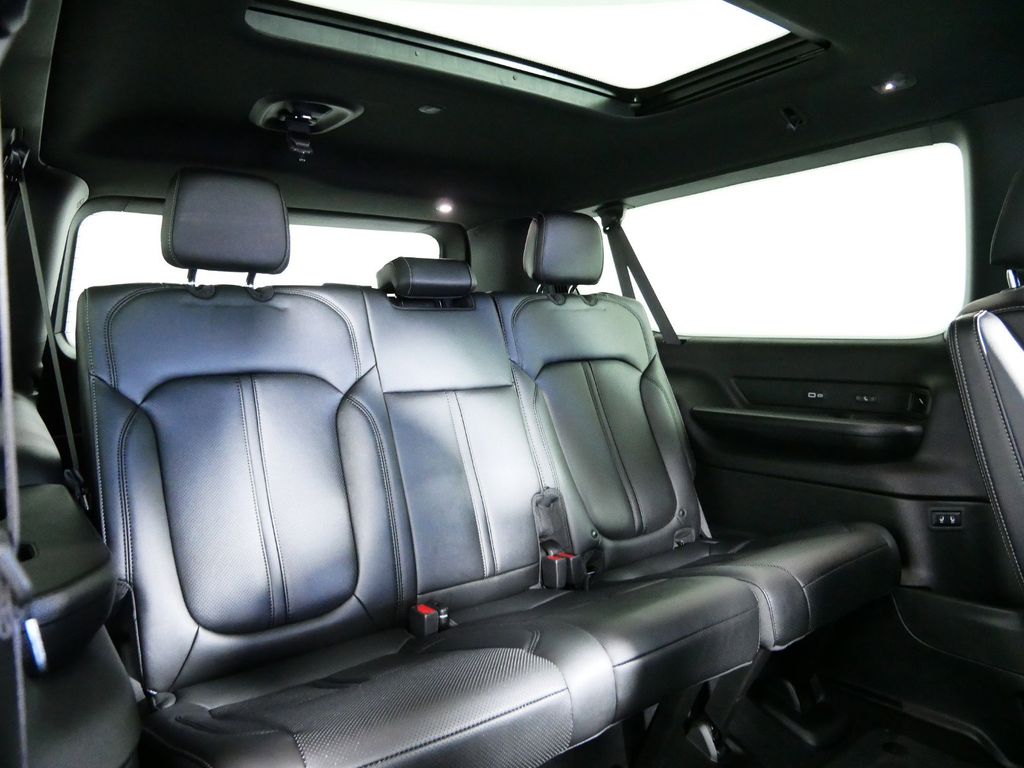 Thumbnail: 2024 Jeep Wagoneer - 28