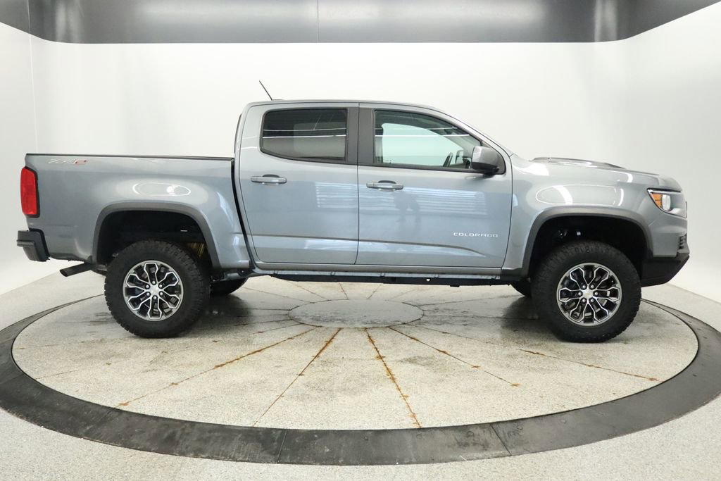 Thumbnail: 2022 Chevrolet Colorado - 8