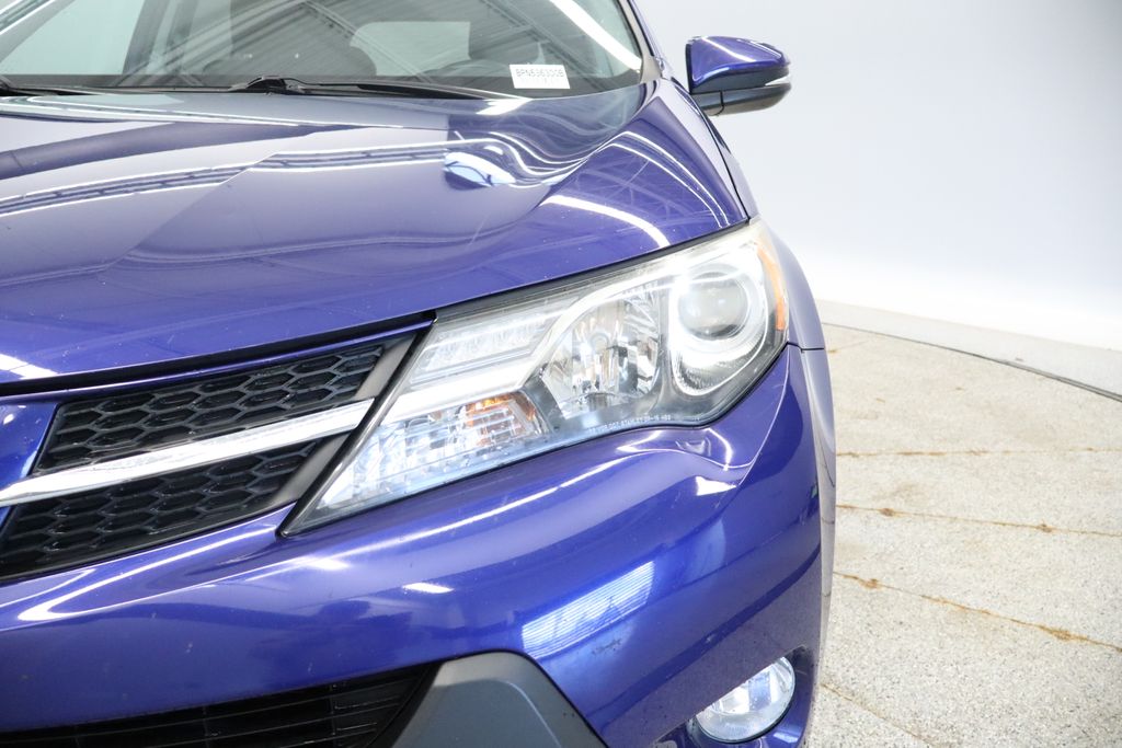Thumbnail: 2015 Toyota RAV4 - 13