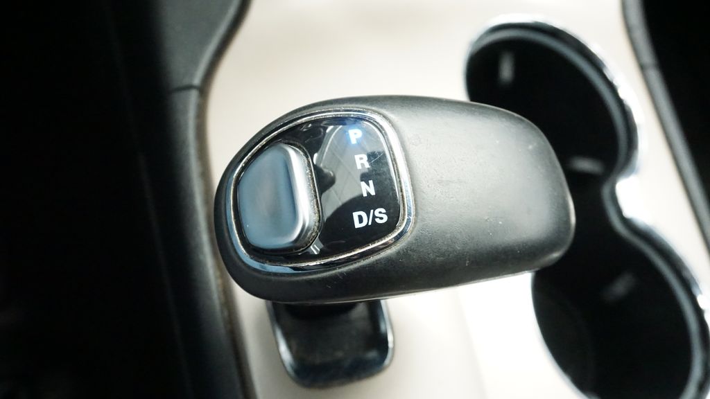 Thumbnail: 2015 Jeep Grand Cherokee - 34