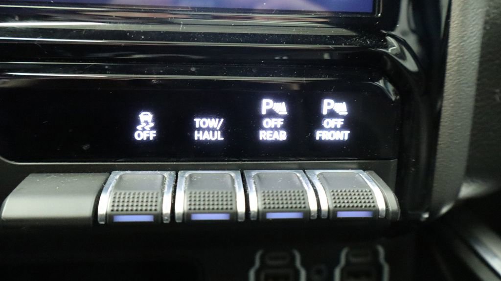 Thumbnail: 2023 RAM 1500 - 32