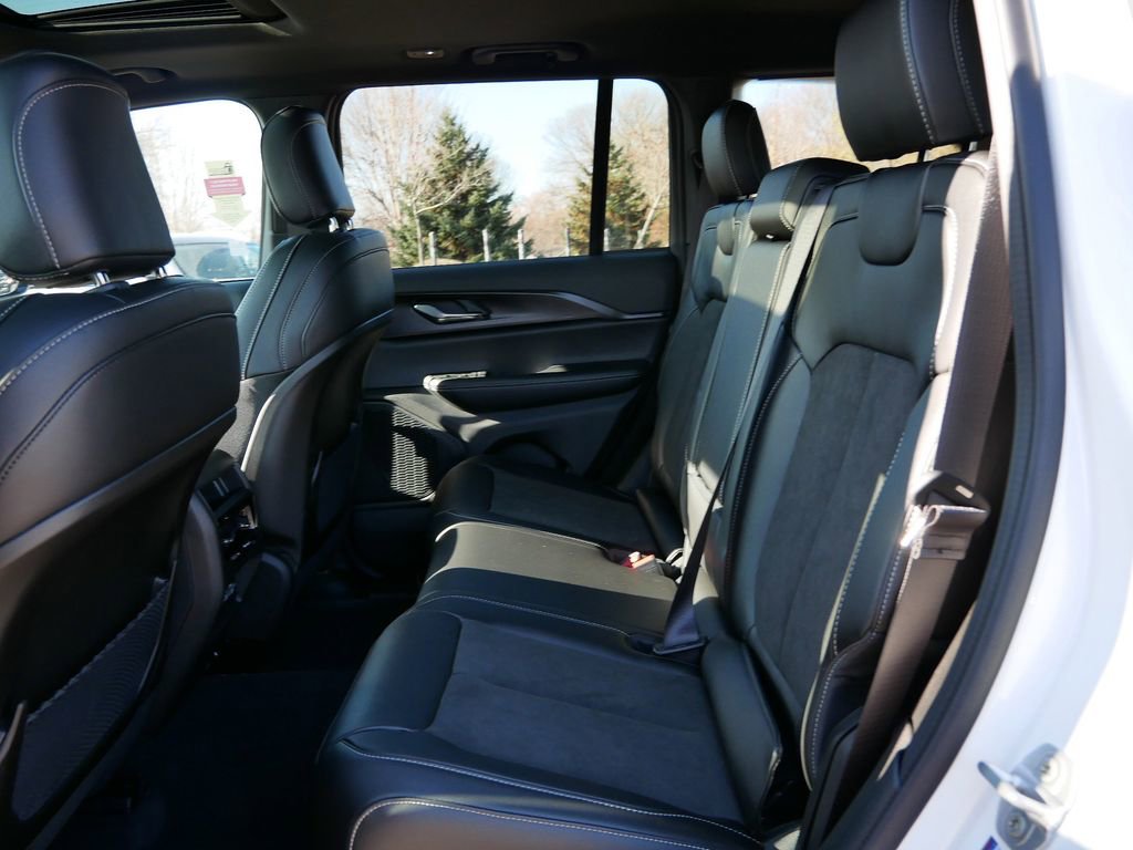 Thumbnail: 2025 Jeep Grand Cherokee - 9