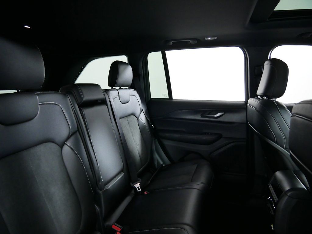 Thumbnail: 2024 Jeep Grand Cherokee - 27