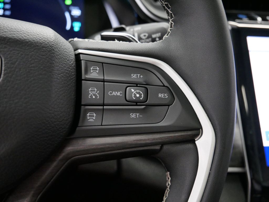 Thumbnail: 2022 Jeep Grand Cherokee - 29