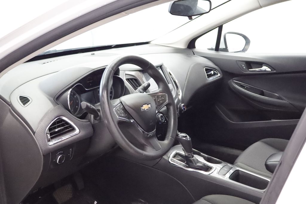 Thumbnail: 2016 Chevrolet Cruze - 16