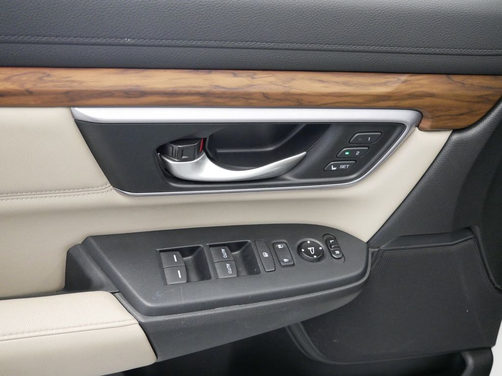 Thumbnail: 2017 Honda CR-V - 6