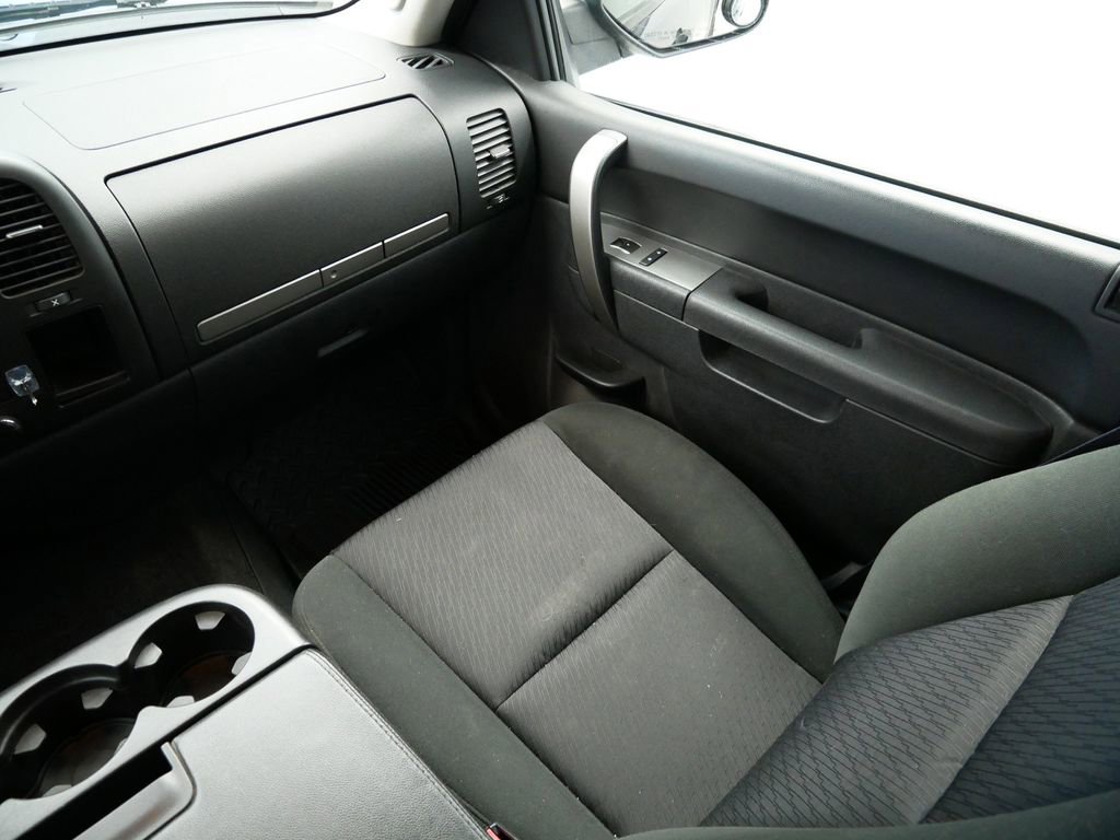 Thumbnail: 2011 Chevrolet Silverado 1500 - 26