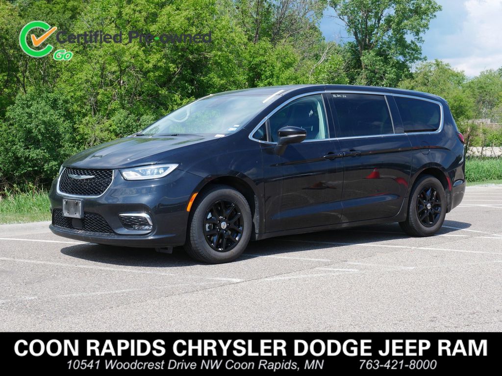 2023 Chrysler Pacifica Touring L -
                  Coon Rapids, MN