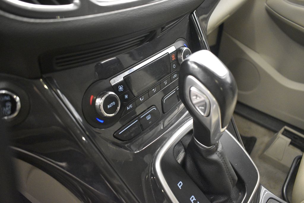 Thumbnail: 2014 Ford Escape - 27