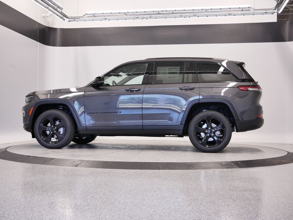 Thumbnail: 2025 Jeep Grand Cherokee - 44