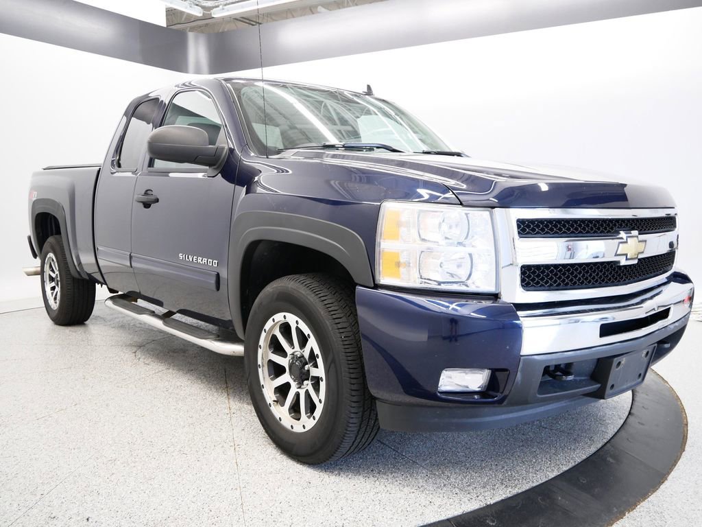 Thumbnail: 2011 Chevrolet Silverado 1500 - 16