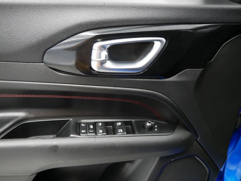 Thumbnail: 2022 Jeep Compass - 21