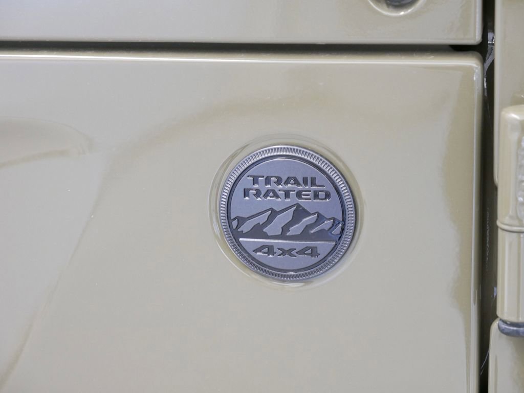 Thumbnail: 2025 Jeep Gladiator - 18