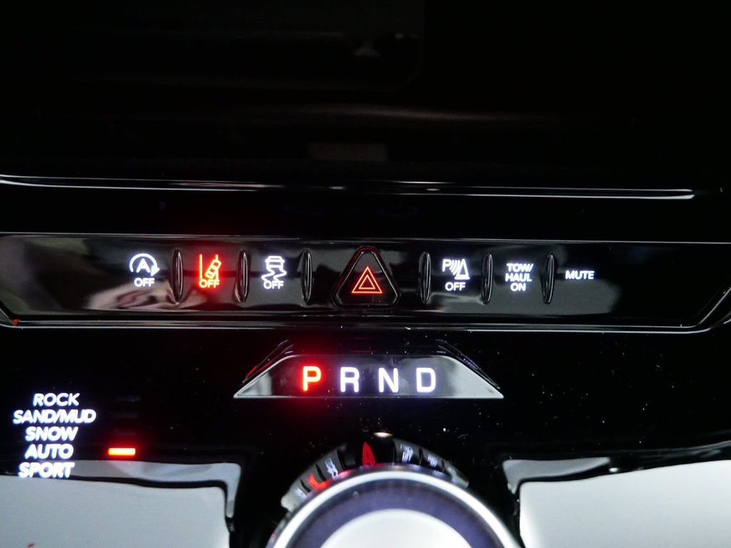 Thumbnail: 2024 Jeep Wagoneer - 48