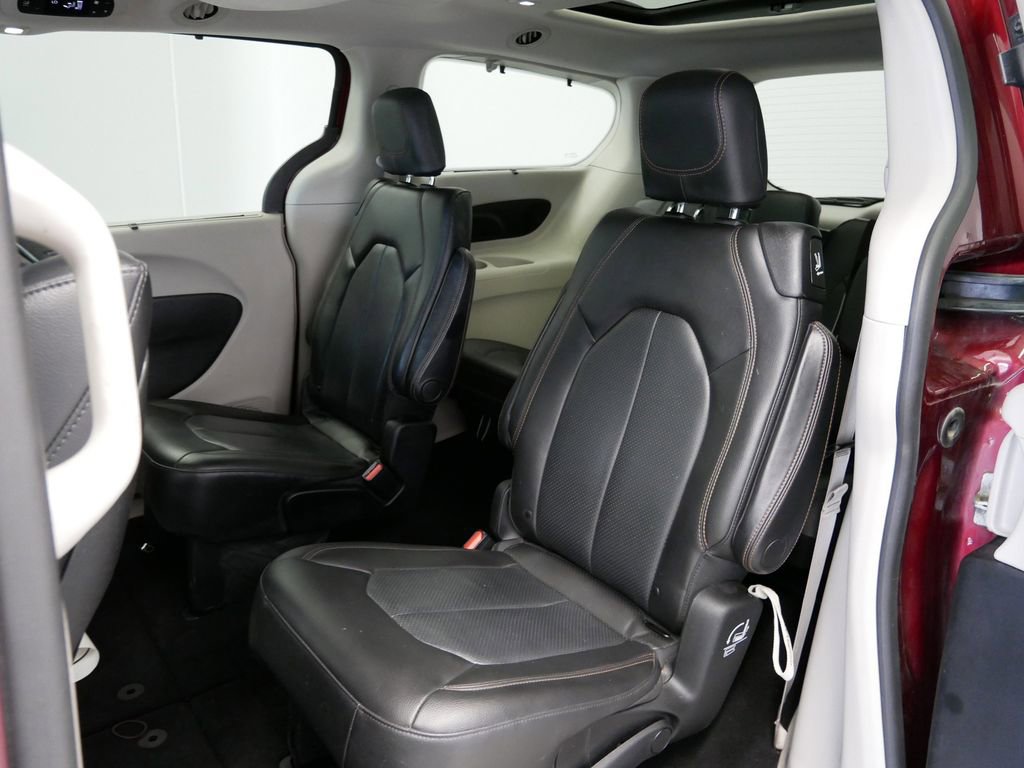 Thumbnail: 2019 Chrysler Pacifica - 18