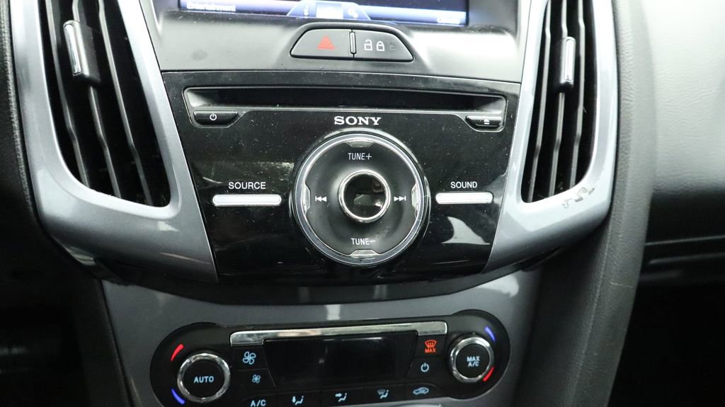 Thumbnail: 2013 Ford Focus - 37