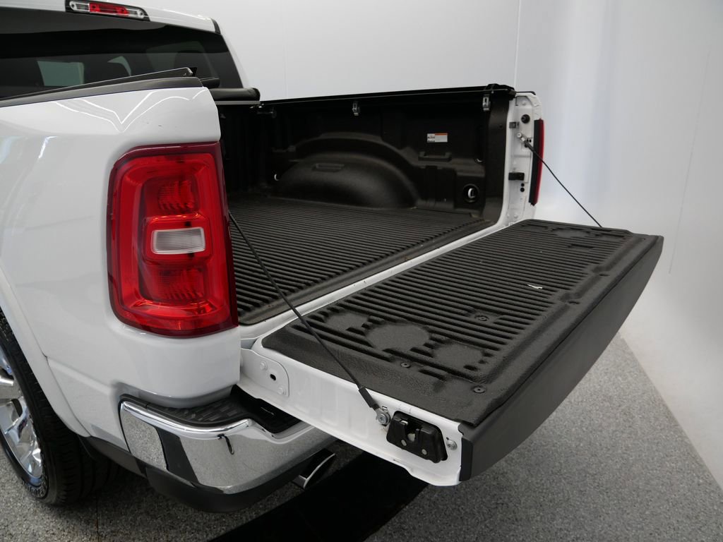 Thumbnail: 2025 RAM 1500 - 9