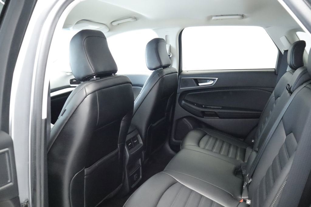 Thumbnail: 2020 Ford Edge - 21