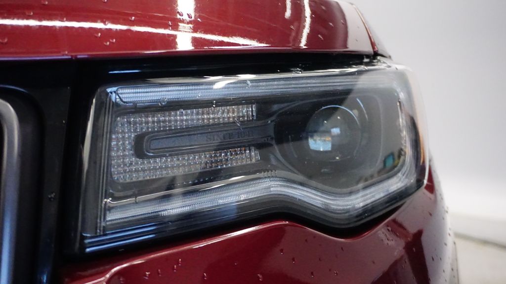 Thumbnail: 2021 Jeep Grand Cherokee - 12