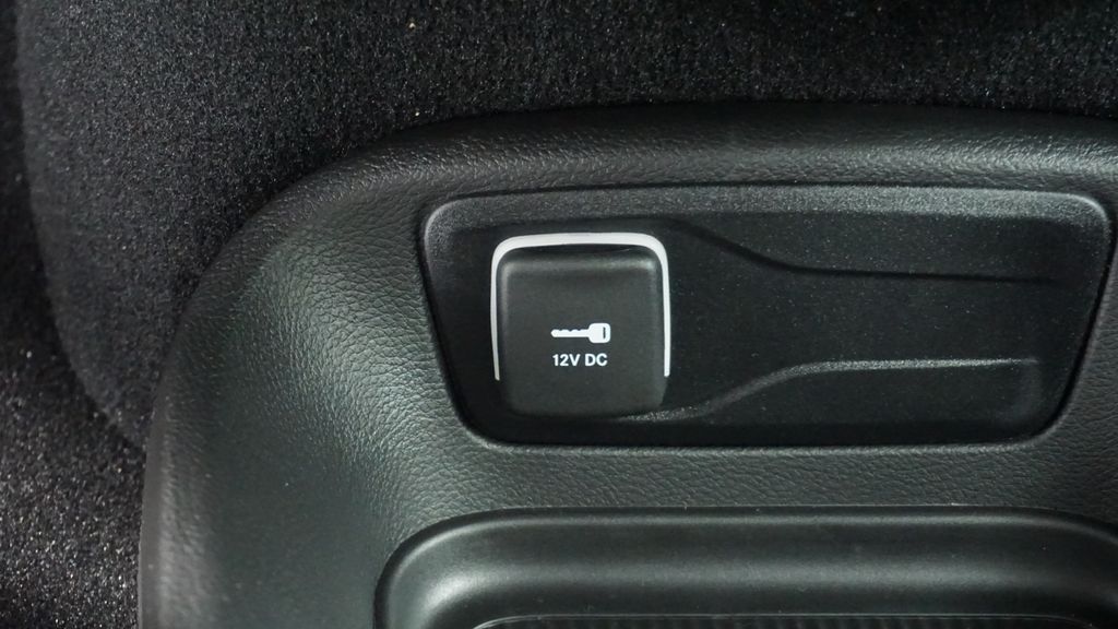 Thumbnail: 2026 Chrysler Voyager - 46