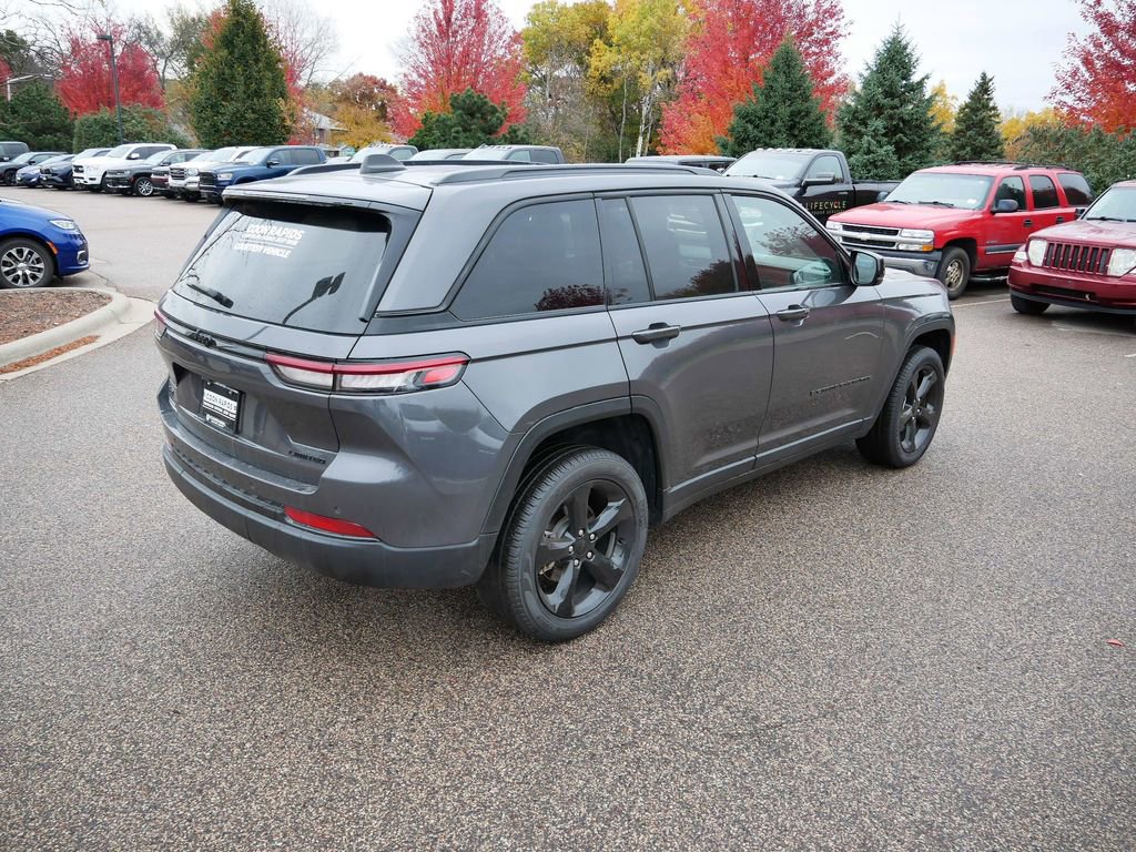 Thumbnail: 2024 Jeep Grand Cherokee - 17