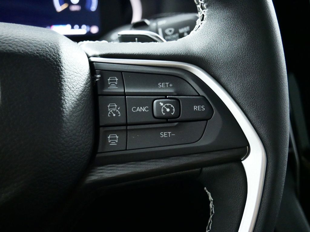 Thumbnail: 2024 Jeep Grand Cherokee - 40