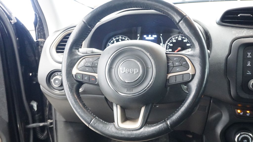 Thumbnail: 2017 Jeep Renegade - 25