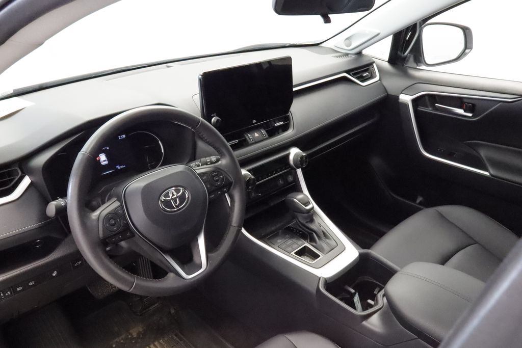 Thumbnail: 2025 Toyota RAV4 - 14