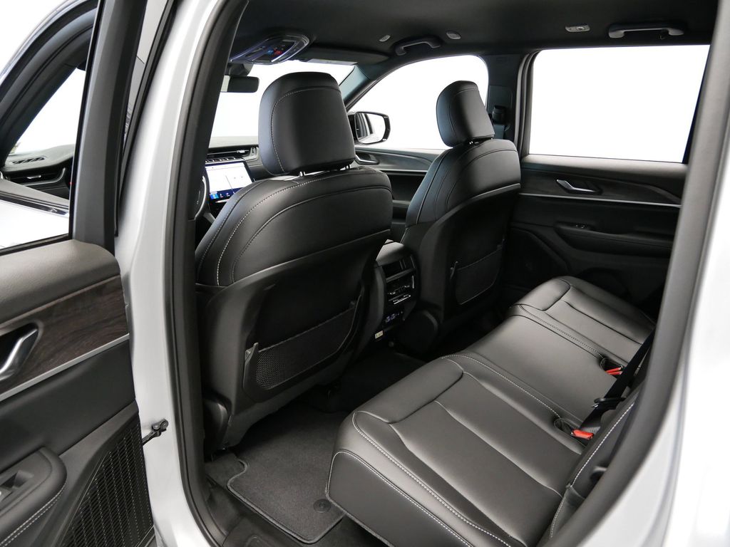 Thumbnail: 2025 Jeep Grand Cherokee - 7