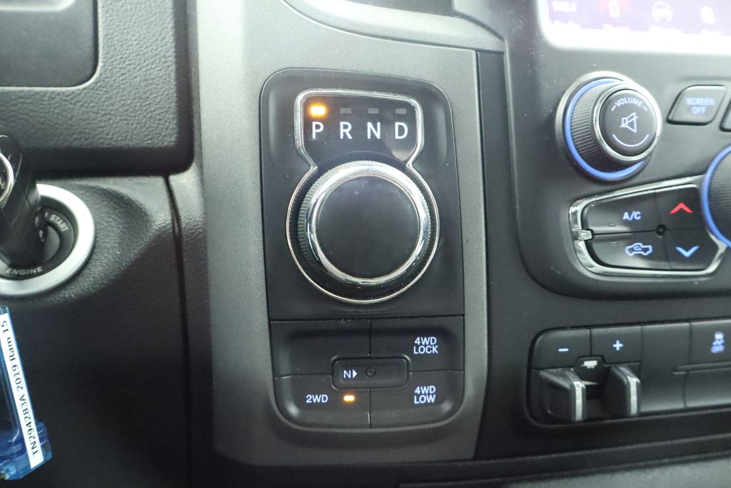 Thumbnail: 2019 RAM 1500 Classic - 39