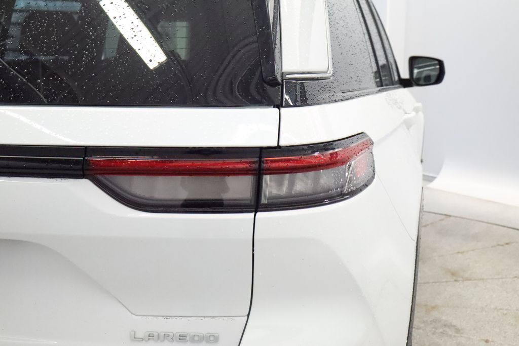 Thumbnail: 2024 Jeep Grand Cherokee - 18