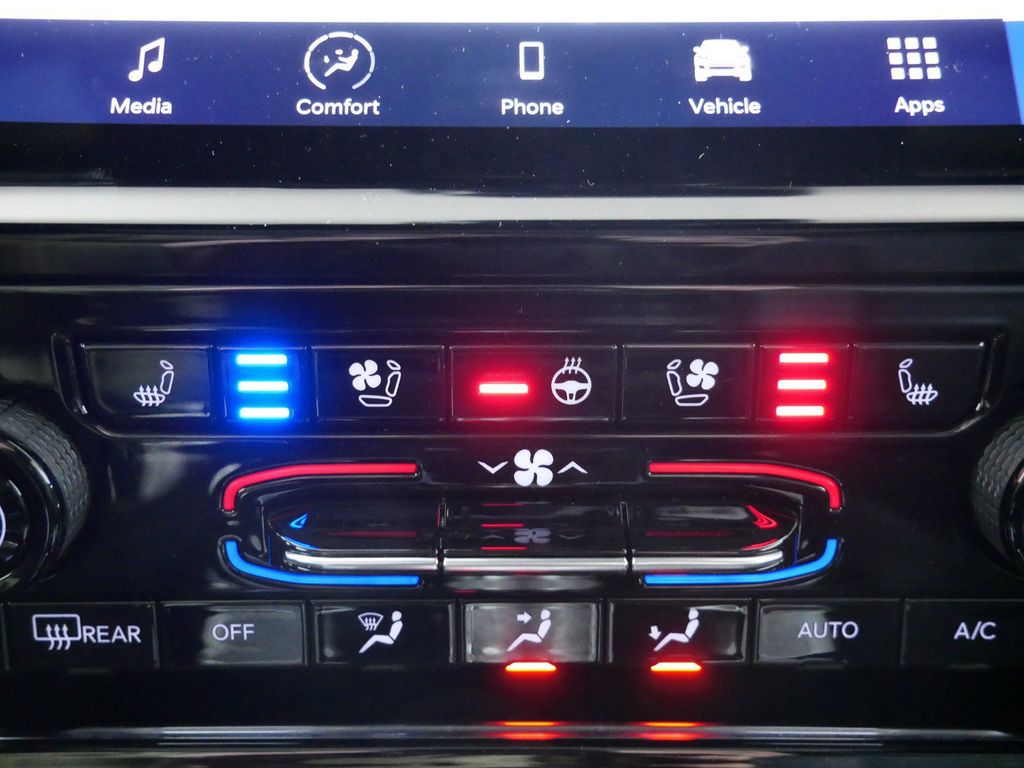 Thumbnail: 2025 Jeep Grand Cherokee - 47