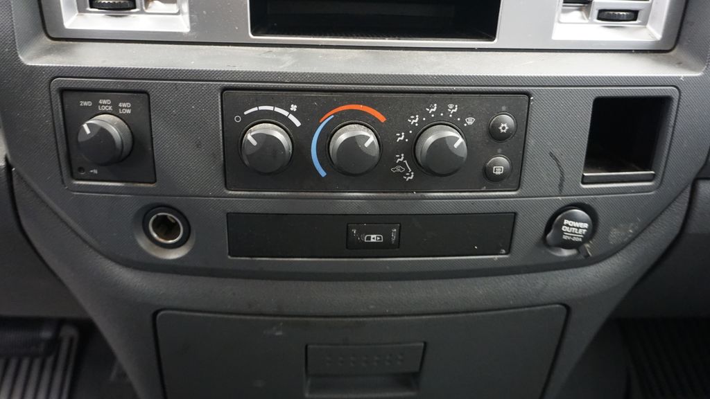 Thumbnail: 2008 Dodge Ram 1500 - 42