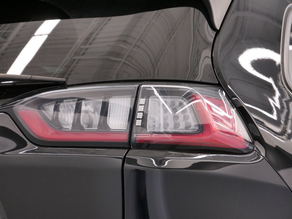 Thumbnail: 2022 Jeep Cherokee - 20