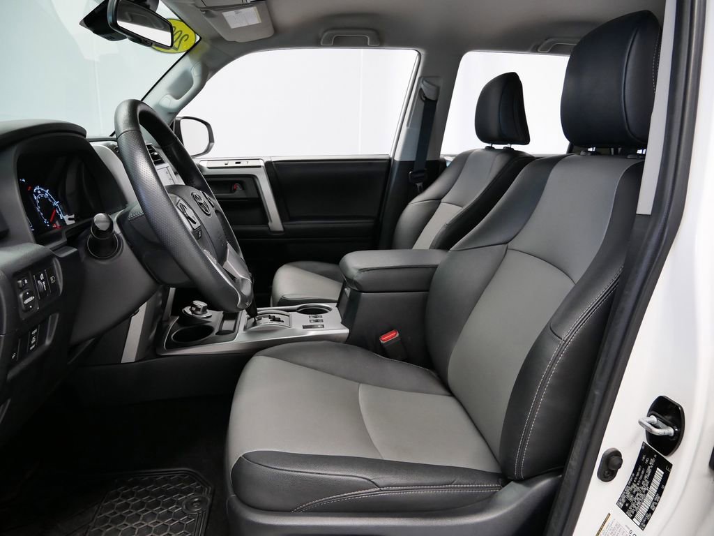 Thumbnail: 2020 Toyota 4Runner - 3