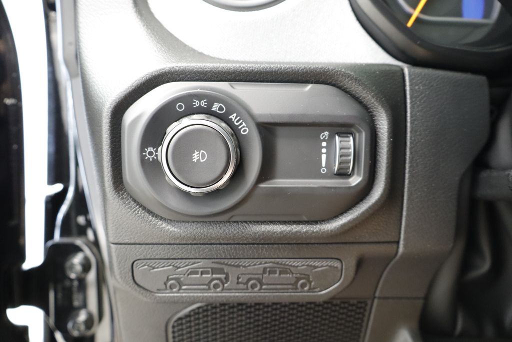 Thumbnail: 2026 Jeep Wrangler - 31