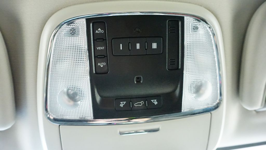 Thumbnail: 2020 Dodge Durango - 38