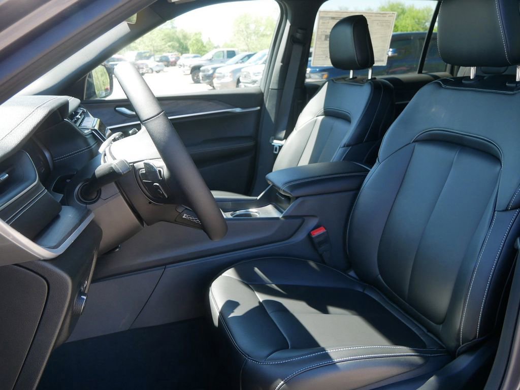 Thumbnail: 2025 Jeep Grand Cherokee L - 21