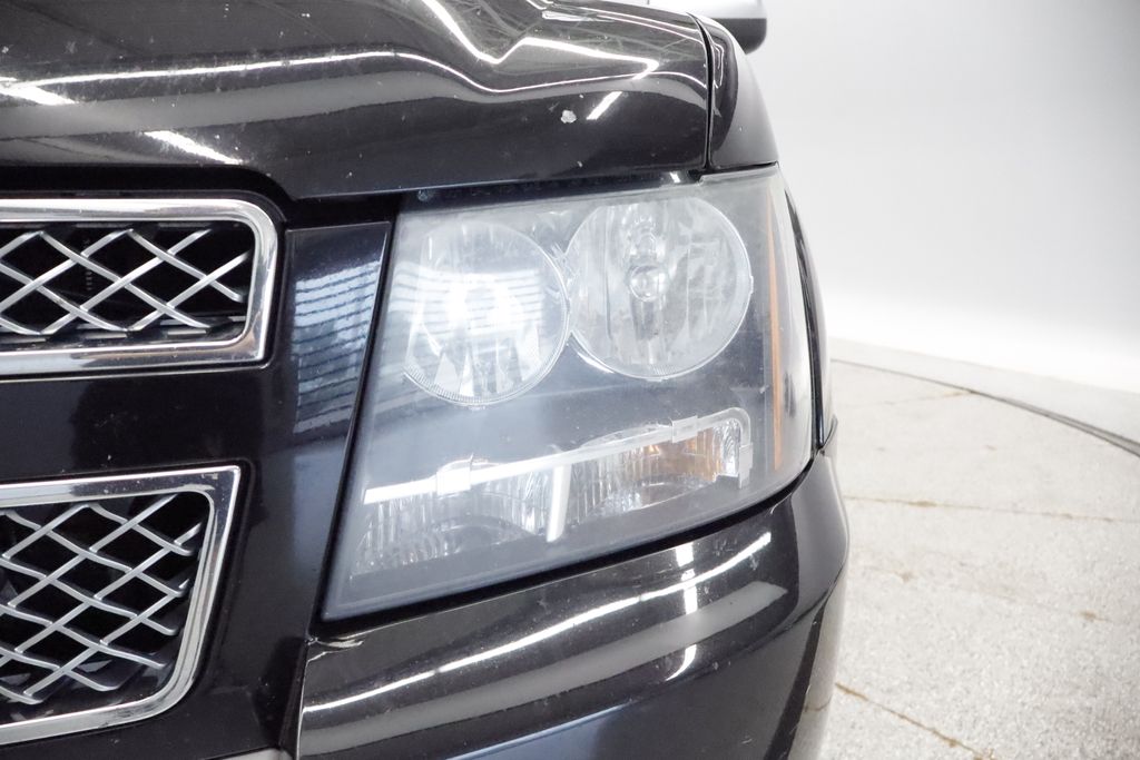 Thumbnail: 2008 Chevrolet Tahoe - 3