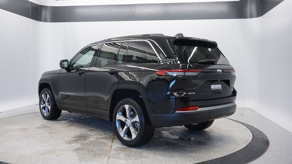 Thumbnail: 2026 Jeep Grand Cherokee - 3