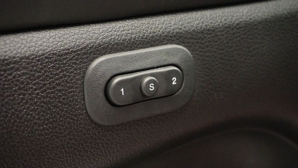 Thumbnail: 2021 Jeep Grand Cherokee - 29