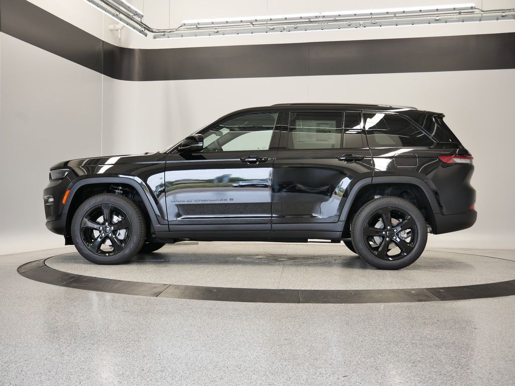 Thumbnail: 2025 Jeep Grand Cherokee - 42