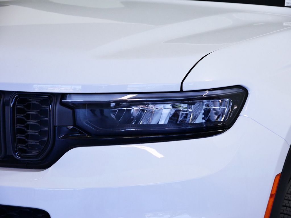 Thumbnail: 2025 Jeep Grand Cherokee L - 19